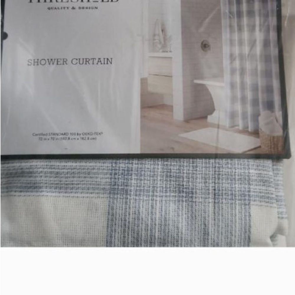 THRESHOLD BLUE AND WHITE PLAID SHOWER CURTAIN NWT SZ STANDARD